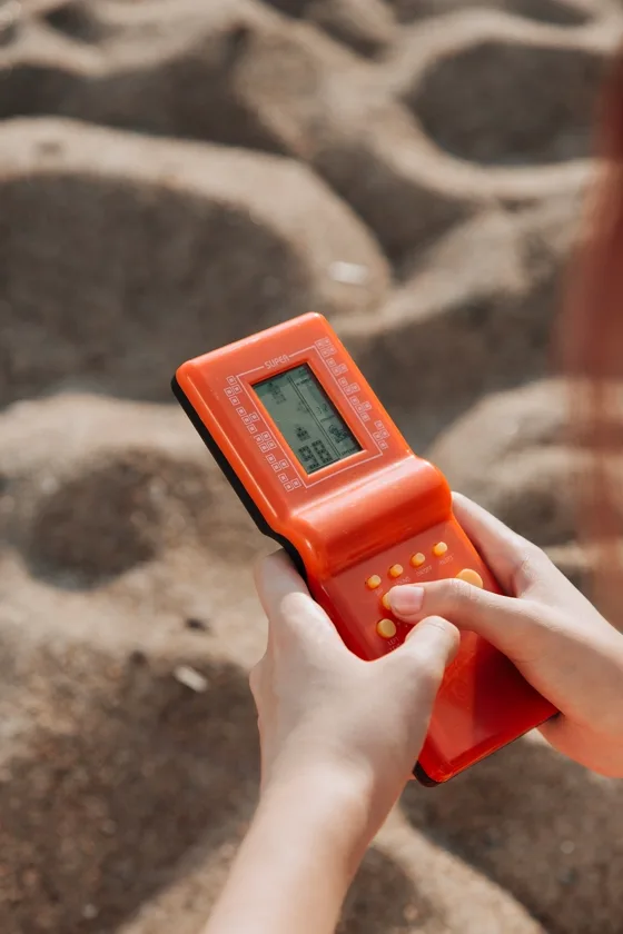 Retro handheld console on live auction